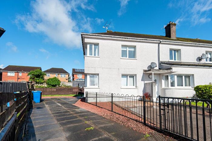 3 Bedroom Flat To Rent In Dumbuie Avenue, Dumbarton, G82