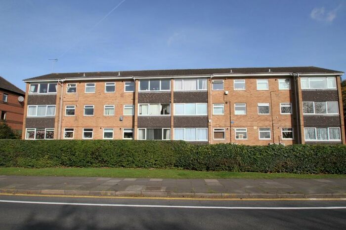 2 Bedroom Apartment To Rent In Evington Lane, Leicester, LE5
