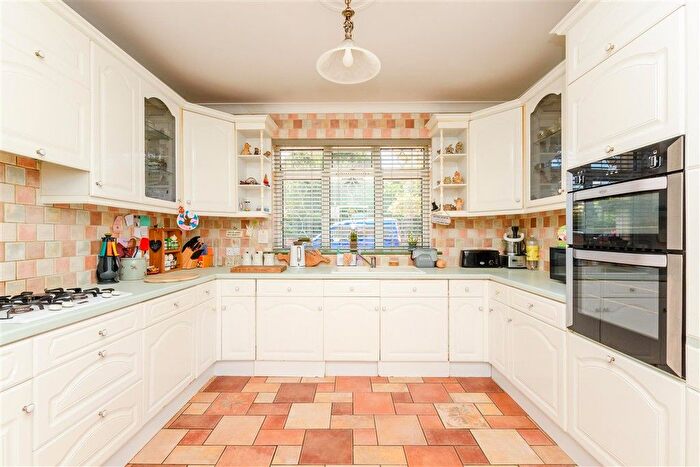 4 Bedroom Detached House For Sale In Third Avenue, Upper Gillingham, Kent, ME7