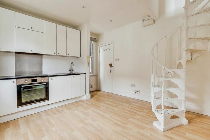 Studio To Rent In Dancer Road, London, SW6