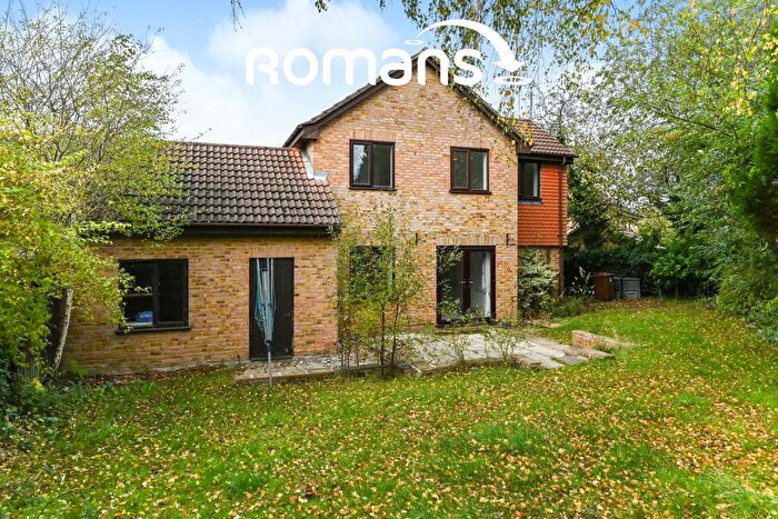 4 Bedroom Detached House To Rent In Hertford Close, Woosehill, RG41