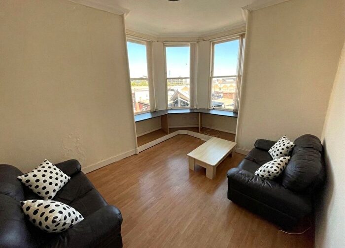 2 Bedroom Flat To Rent In Seagate, Dundee, DD1