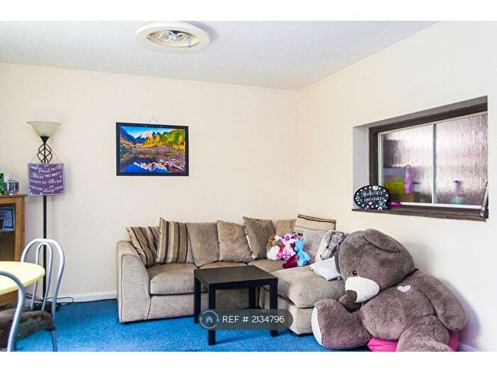 2 Bedroom Flat To Rent In Worple Road, Wimbledon, SW19