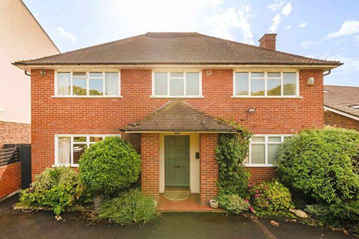 4 Bedroom Property To Rent In Chatsworth Road, Chatsworth Road, W5