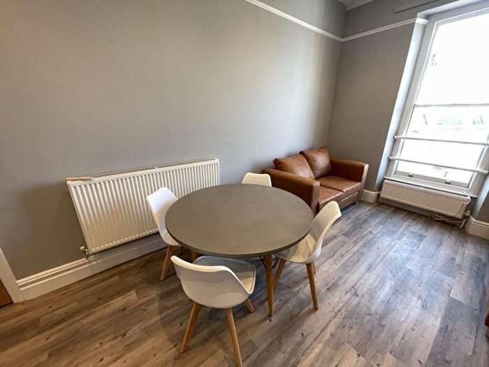 4 Bedroom Flat To Rent In Cotham Hill, Bristol, BS6