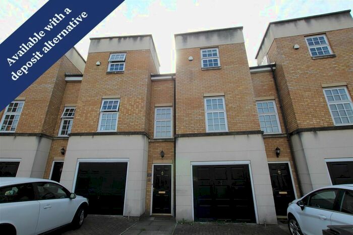 3 Bedroom Town House To Rent In Bishopfields Drive, York, YO26