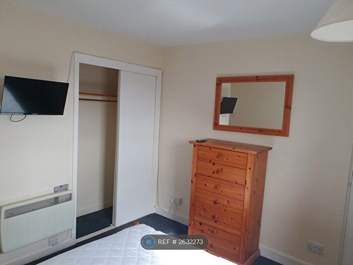 1 Bedroom Flat To Rent In Hutcheon Court, Aberdeen, AB25