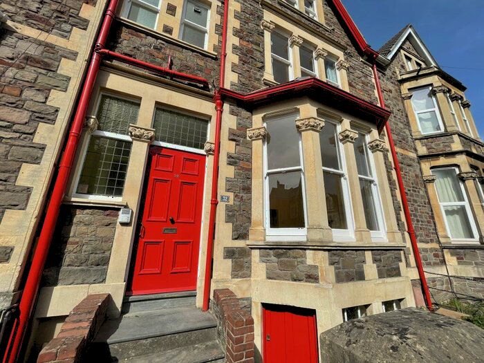 2 Bedroom Flat To Rent In Manor Park Ground Ref, BS6