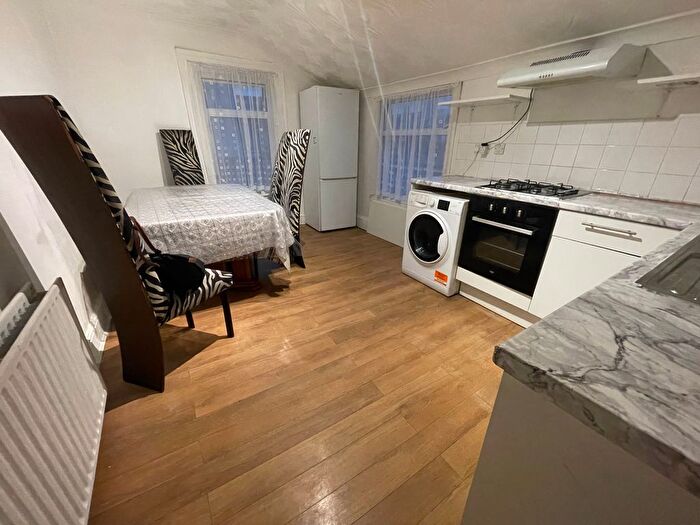 4 Bedroom Flat To Rent In Ilford Lane, Ilford, IG1