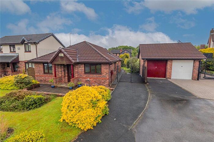 3 Bedroom Bungalow For Sale In Sun Bank Close, Shawclough, Rochdale, OL12