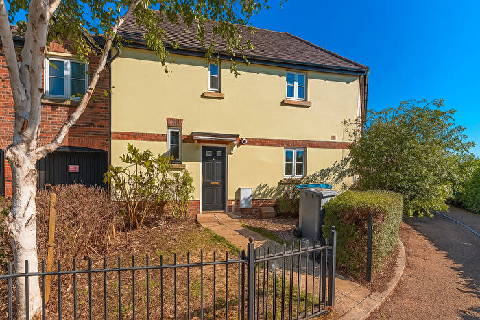 3 Bedroom House To Rent In Lupin Lane, Carterton, OX18