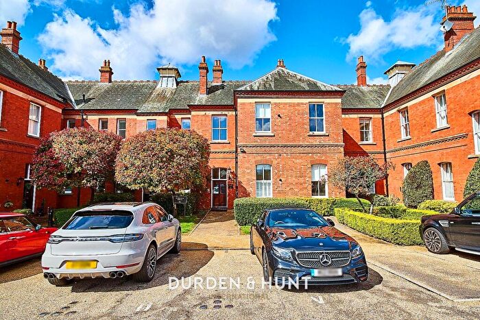 2 Bedroom Apartment To Rent In Osborne House, Repton Park, Woodford Green, IG8
