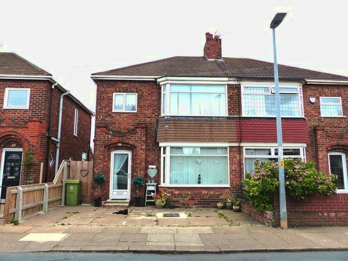 3 Bedroom Semi-Detached House To Rent In Colin Avenue, Grimsby, DN32