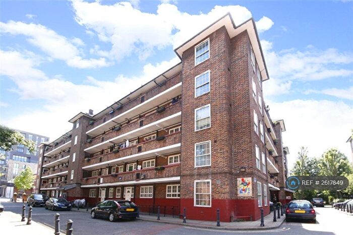 3 Bedroom Flat To Rent In Wilshaw House, London, SE8