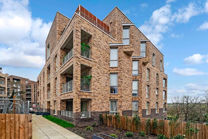 2 Bedroom Flat To Rent In Cornforth Lane, London, NW7