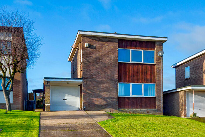 3 Bedroom Detached House For Sale In Limes Close, Staincross, Barnsley, S75