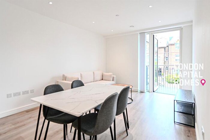 2 Bedroom Flat To Rent In Handley House, Glenthorne Road, Hammersmith, London, W6