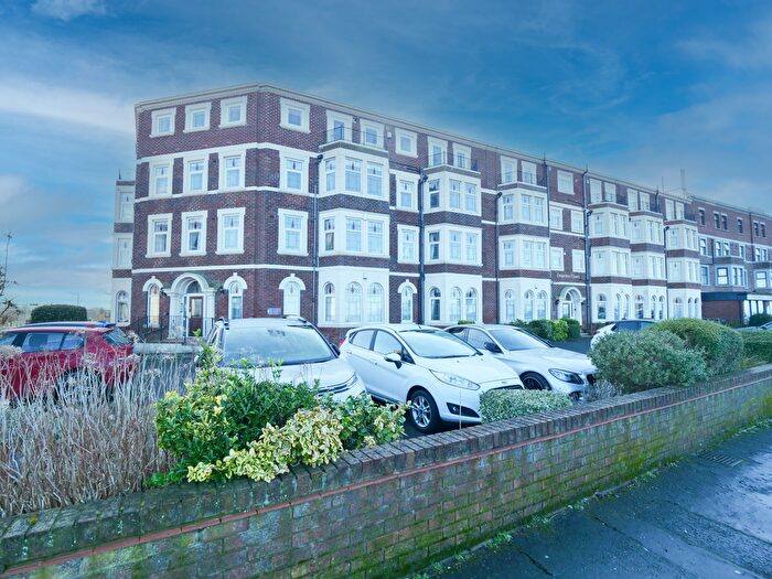 2 Bedroom Flat For Sale In Marine Road East, Morecambe, LA4