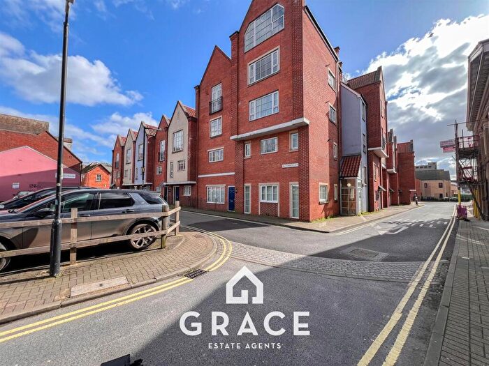 2 Bedroom Apartment For Sale In Turret Lane, Ipswich, IP4