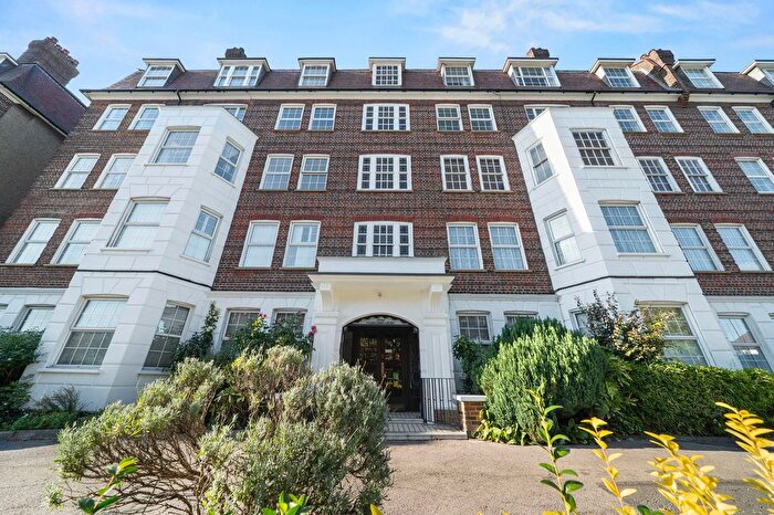 3 Bedroom Flat For Sale In Clarendon Court, Sidmouth Road, NW2