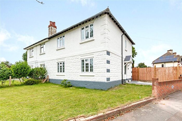 3 Bedroom Semi Detached House For Sale In Suttons Avenue, Hornchurch, RM12