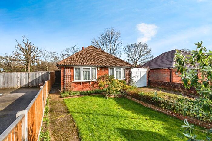 2 Bedroom Bungalow For Sale In Kinross Road, Rushington, Southampton, Hampshire, SO40