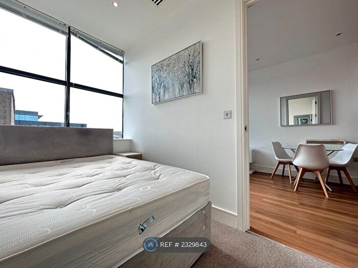 1 Bedroom Flat To Rent In Atria House, Slough, SL1