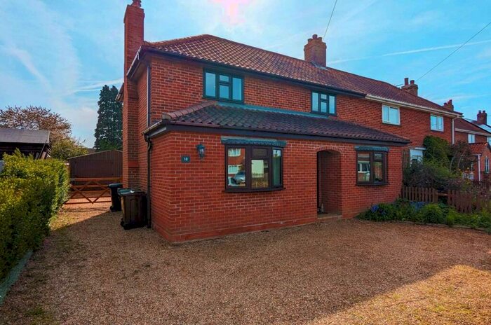 3 Bedroom Semi-Detached House For Sale In Field Lane, Hempnall, NR15