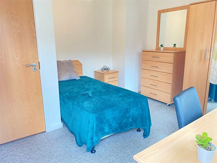 2 Bedroom Flat To Rent In Bed Flat, The Forum, Tiverton Way, Cambridge, CB1