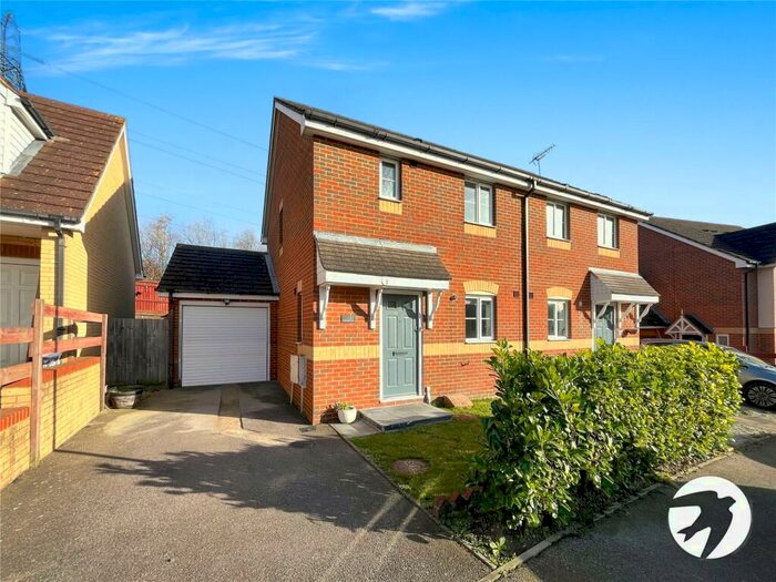 3 Bedroom Semi-Detached House To Rent In Recreation Way, Sittingbourne, Kent, ME10