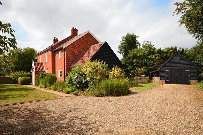 4 Bedroom Detached House To Rent In Bramfield, IP19