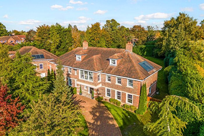 8 Bedroom Detached House For Sale In Oakfield Road, Harpenden, AL5