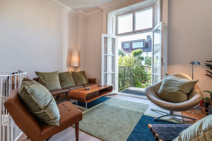 2 Bedroom Maisonette To Rent In Park Hill, London, SW4