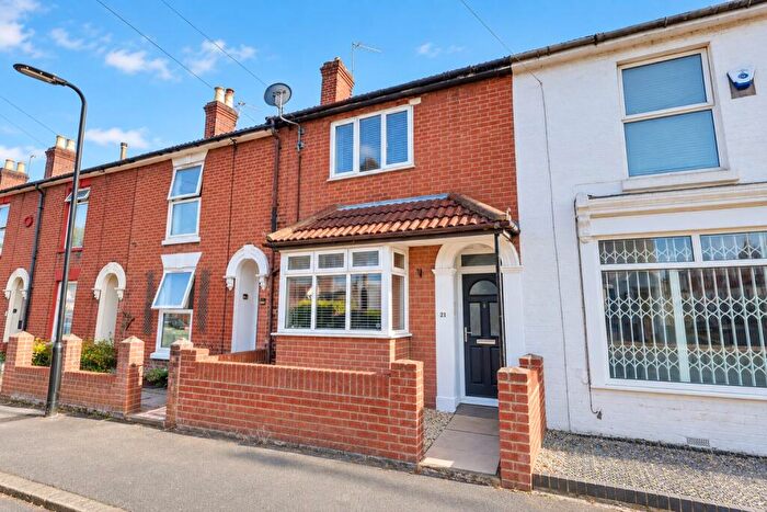2 Bedroom Terraced House For Sale In Middle Street, Inner Avenue, Southampton, SO14