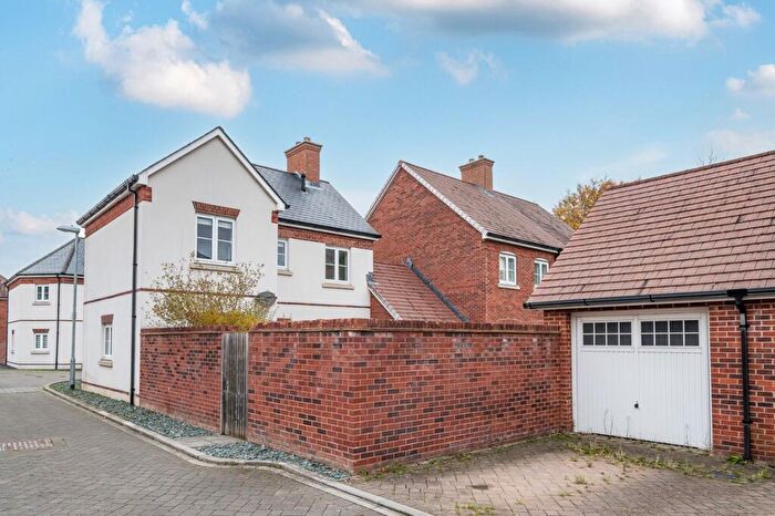 3 Bedroom Detached House For Sale In Rushton Way, Wimborne, BH21