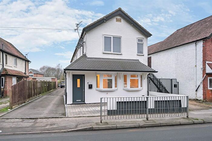 1 Bedroom Maisonette To Rent In Woodham Lane, New Haw, Addlestone, KT15