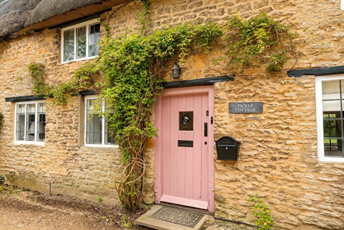 6 Bedroom Cottage For Sale In The Hill, Aynho, OX17