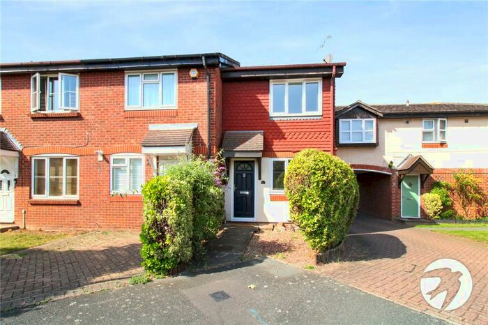 2 Bedroom House To Rent In Smugglers Walk, Greenhithe, Kent, DA9