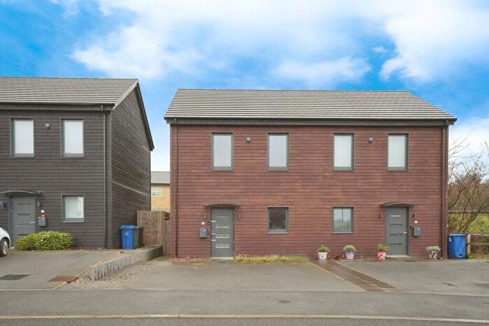 3 Bedroom Semi Detached House For Sale In Comley Drive, Chesterfield, Derbyshire, S41