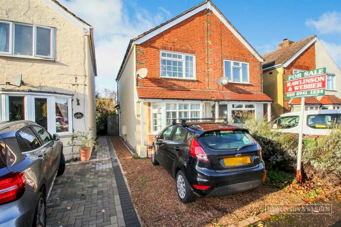 2 Bedroom Semi-Detached House To Rent In Glebelands, West Molesey, KT8