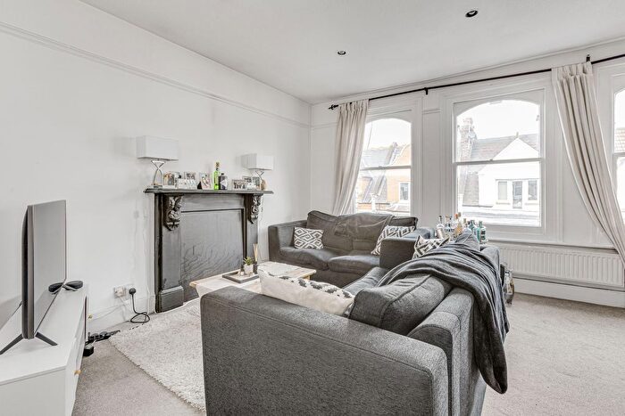 2 Bedroom Flat To Rent In Fulham Road, Parsons Green, SW6