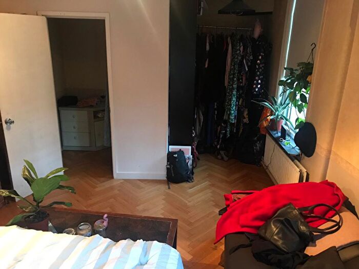 3 Bedroom Flat To Rent In Rochester Road, London, NW1