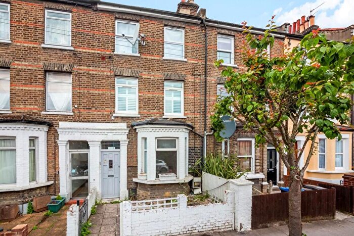 1 Bedroom Apartment For Sale In Queen Mary Road, Crystal Palace, London, SE19