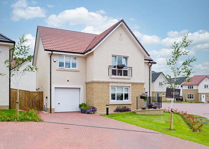 4 Bedroom Detached House For Sale In Inchmeall, Erskine, PA8