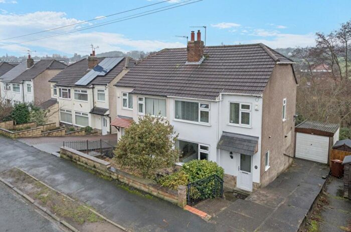 3 Bedroom Semi Detached House For Sale In Woodhill Crescent, Cookridge, LS16