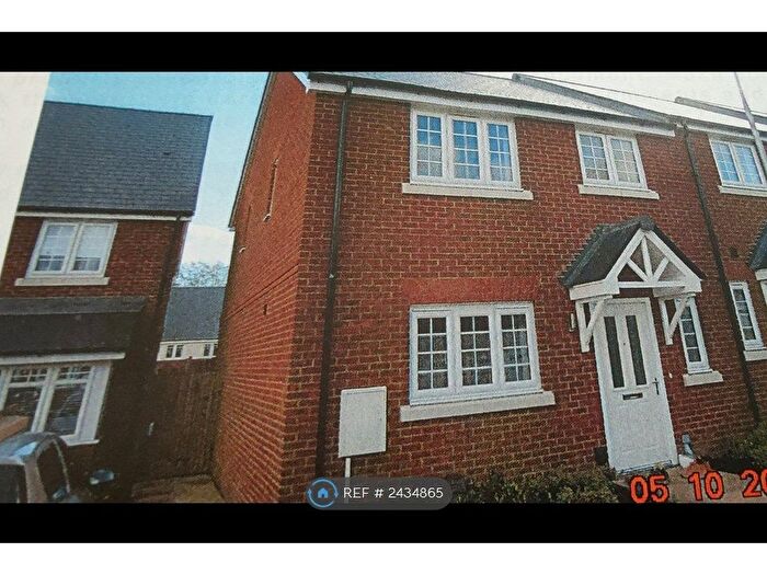 3 Bedroom Terraced House To Rent In Curzon Avenue, Folkestone, CT20