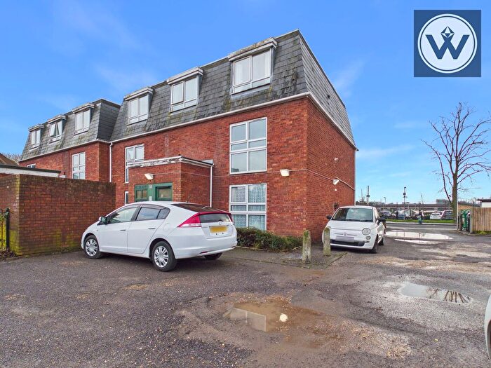 1 Bedroom Flat For Sale In Botwell Common Road, Hayes, UB3