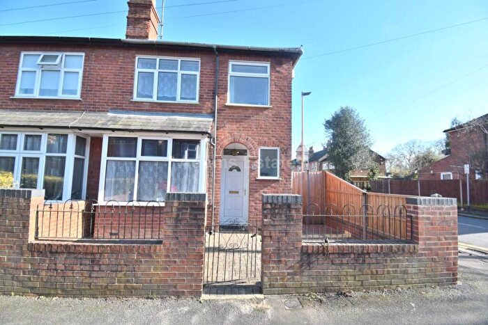 3 Bedroom End Of Terrace House To Rent In Wantage Road, Reading, RG30