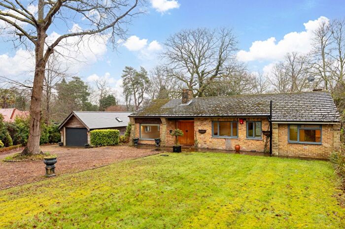 3 Bedroom Detached House For Sale In Herons Lea, Copthorne, RH10