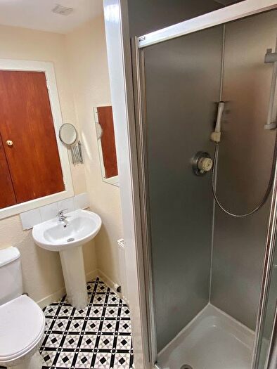 1 Bedroom Flat To Rent In South Mount Street, Attic Floor Right, Aberdeen, AB25